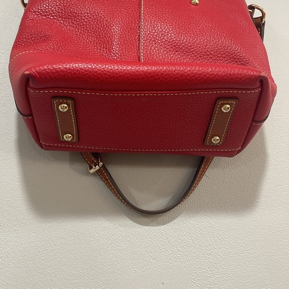 Dooney &. Bourke Red Chealsea Tote Shopper Purse - Picture 4 of 15